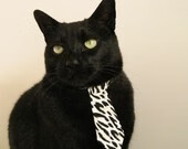 赛季中教练战术变革后场均进球变化趋势，教练技术犯规几次下场