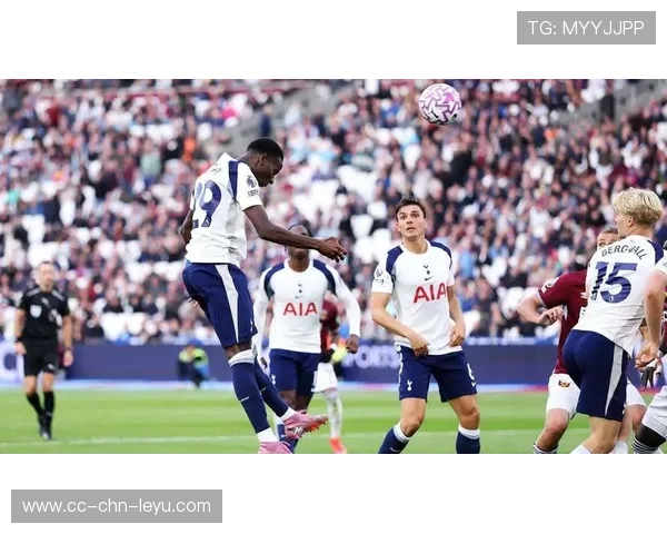 布伦特福德禁区解围频频