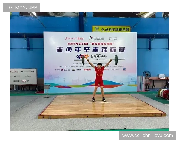 举重俱乐部完善青少年训练档案的数字管理与分析,举重专项训练