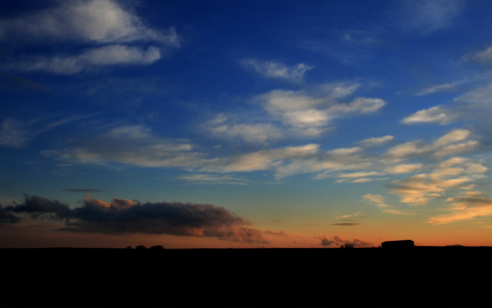 体育新闻中心主办体育传媒数据安全与隐私保护峰会，体育传播活动中新媒体使用情况调查报告